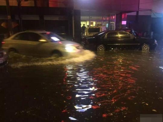 北京暴雨应对挑战与反思，城市如何应对暴雨考验