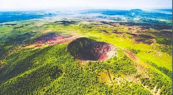 最新火山爆发揭示自然力量与人类影响的交织